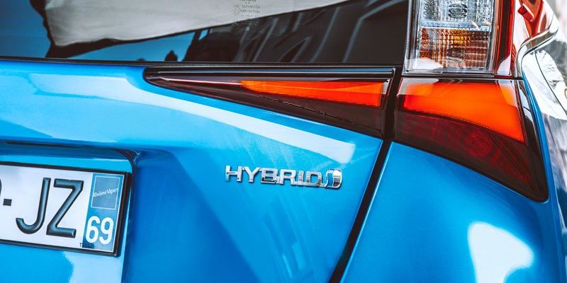 Les secrets pour bien conduire une voiture hybride rechargeable en