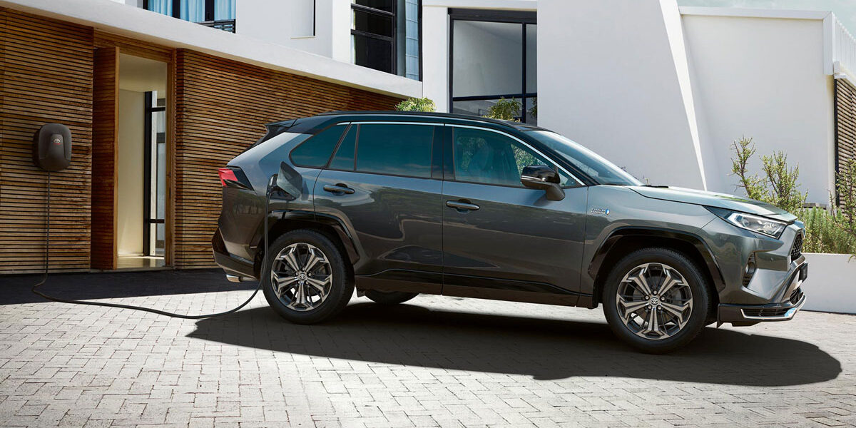 toyota-rav4-plugin-2020-gallery-04-full_tcm-3027-2025748