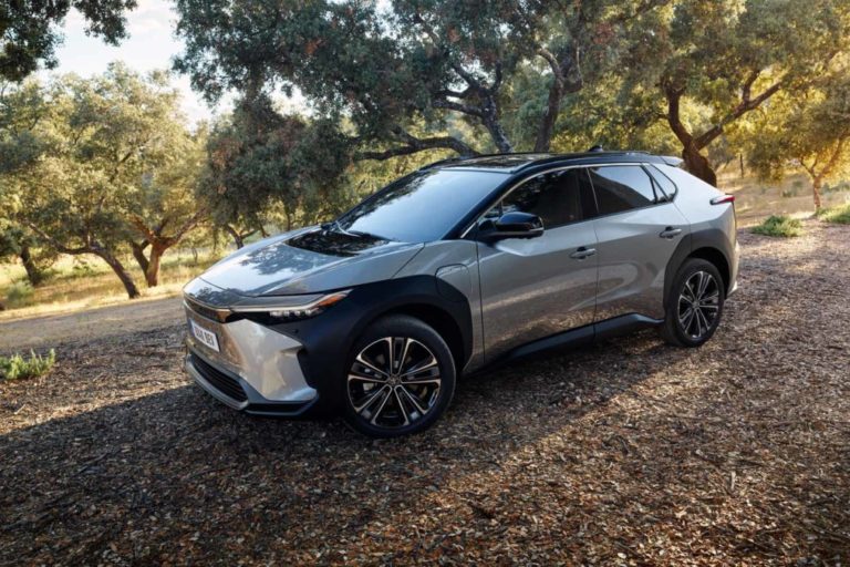 Voiture Toyota BZ4X 100% électrique