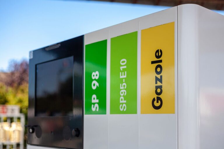 Station essence avec diesel et essence